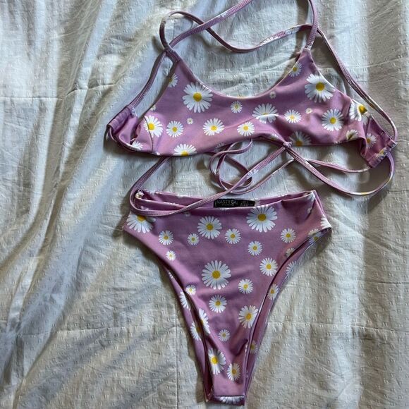 EUC nastygal bikini - Picture 2 of 6